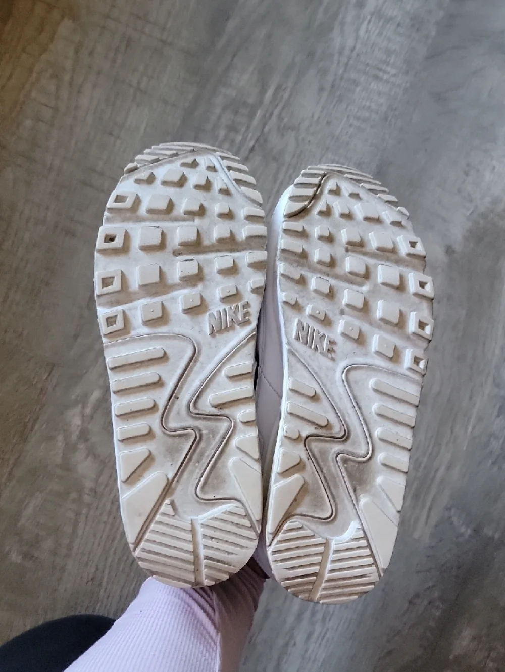 Women's 8.5 Nike White and Black Air Max Sneakers